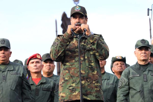 Maduro crea rango General del Pueblo Soberano para oficiales de la FANB Maduro crea rango General del Pueblo Soberano para oficiales de la FANB