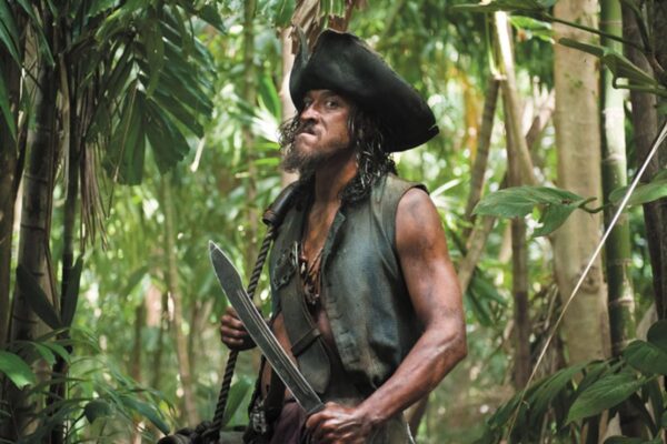 Muere Tamayo Perry, surfista y actor de ‘Piratas del Caribe’, tras ser mordido por un tiburón en Hawái EL PAÍS
