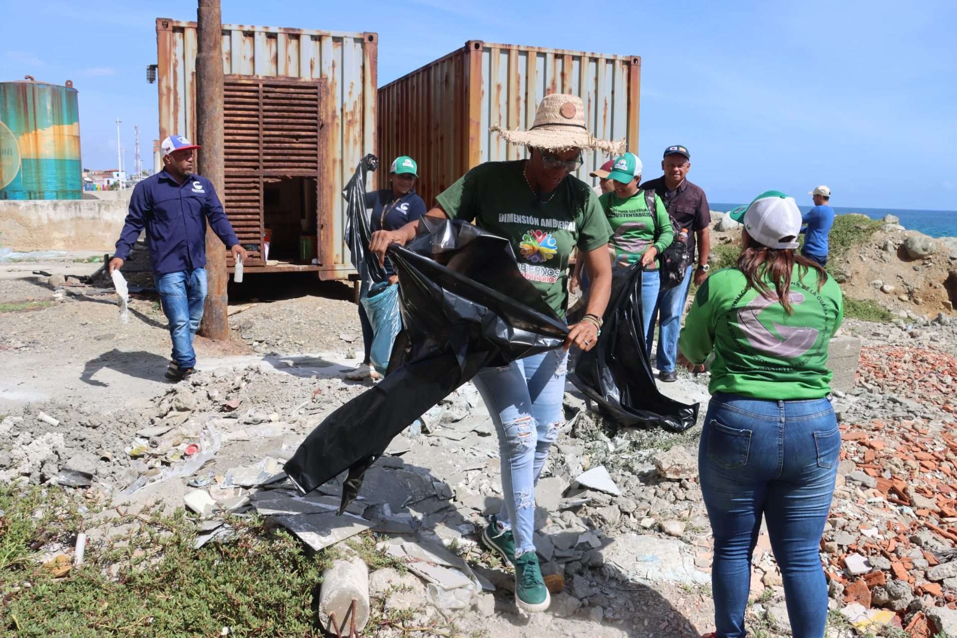 Recogen media tonelada de desechos en jornada por Día de las Tortugas Marinas