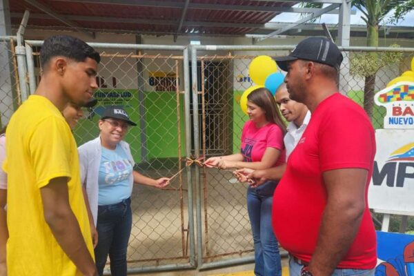 Reinauguran consultorio médico popular y cancha deportiva en Cumaná