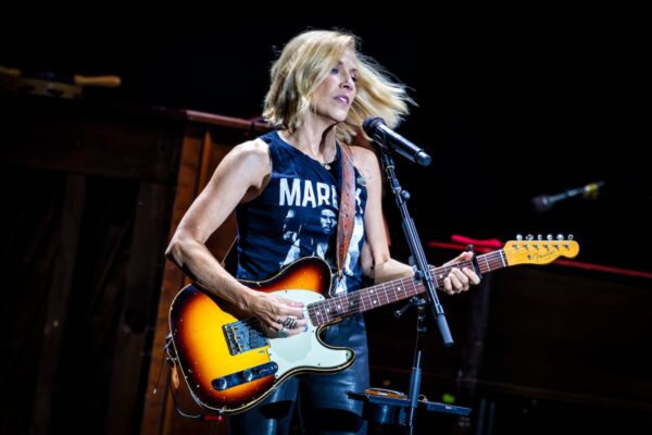 Sheryl Crow solo vino a divertirse: la cantante vuelve a España con un concierto impecable pero sin desgarro | Cultura