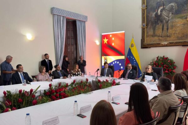 Universidades de Carabobo y Shanghái firmaron acuerdo