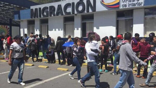 Venezolanos en Ecuador piden al presidente Noboa nuevo proceso de regularización