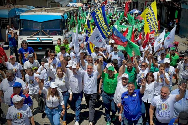 ¿A qué le tiene miedo? ¡Vamos a debatir frente al país!