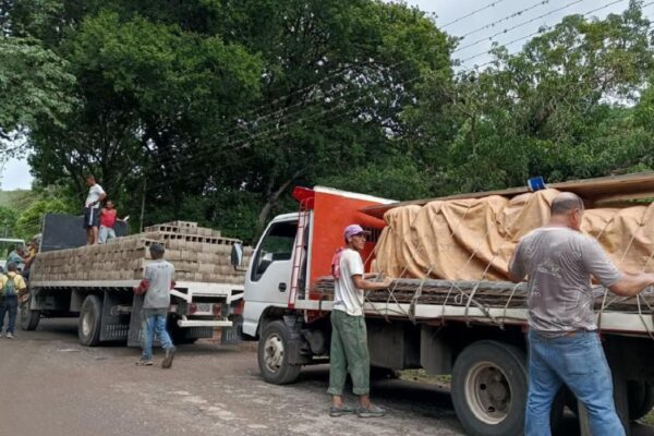 Bertucci cumplió su compromiso y activó reconstrucción de hogares afectados en Cumanacoa