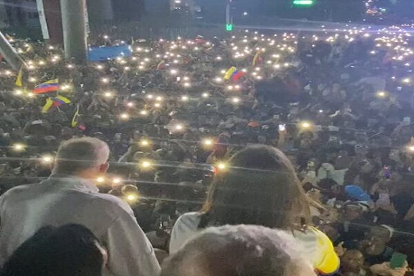 Caraqueños abarrotaron la avenida principal de Las Mercedes en cierre de campaña de Edmundo González