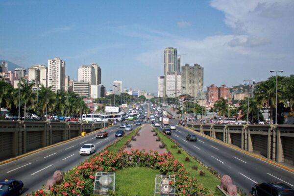 Las avenidas en Caracas que tienen restricción vehicular este #25Jul por el cierre de campaña