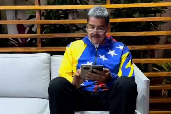Nicolás Maduro madrugó y llamó a votar