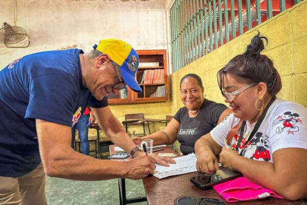 221 circuitos comunales participan en la Consulta Nacional Popular en Sucre
