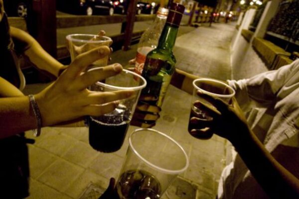 Acabar con la ambigüedad sobre el alcohol | Opinión EL PAÍS