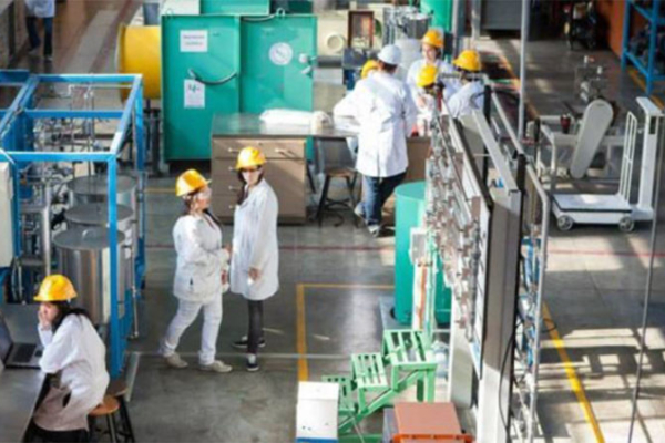 Actividad económica tuvo un crecimiento de 3,6% en el segundo trimestre del año (OVF) 75% de las industrias del sector químico venezolano trabajan a 40% de su capacidad instalada