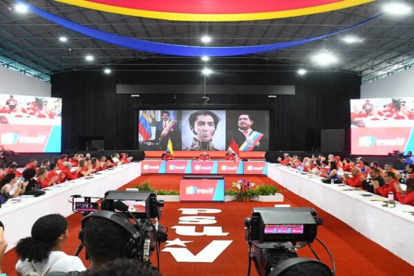 El PSUV consignará las actas cuando el TSJ les haga el llamado correspondiente El PSUV consignará las actas cuando el TSJ les haga el llamado correspondiente