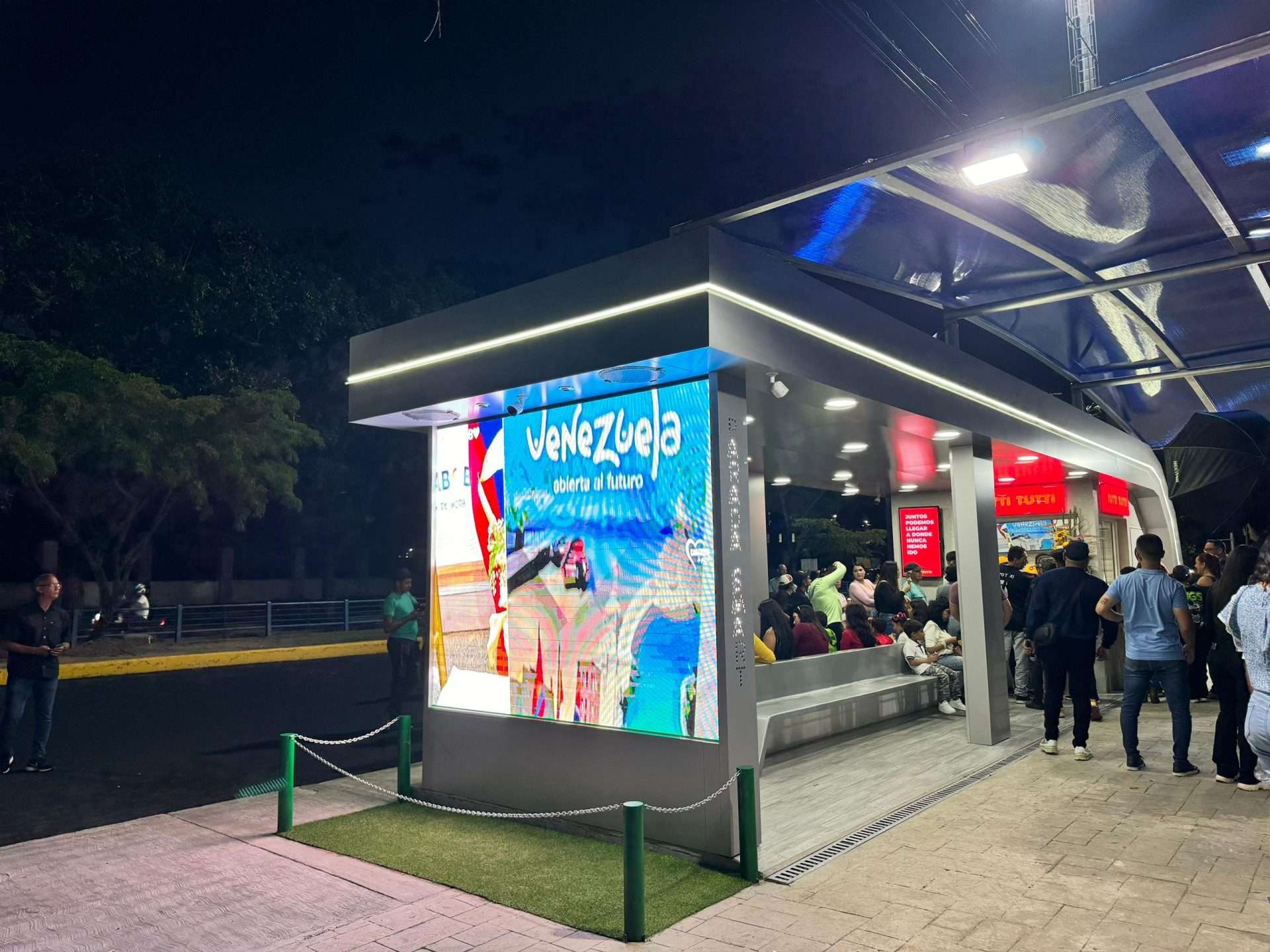 Inauguran moderna parada inteligente en Naguanagua