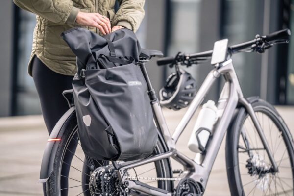 Las bicis del futuro: llega el pedaleo inteligente sobre dos ruedas electrónicas | Tecnología EL PAÍS