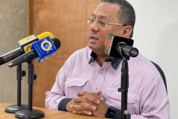 Leopoldo López está pidiendo sanciones contra Venezuela desde su comodidad en España