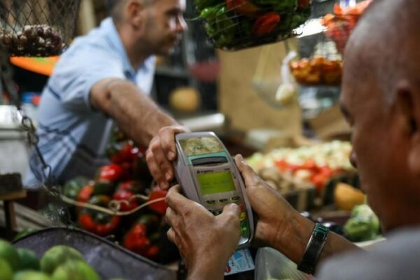 Los tres posibles escenarios económicos para finales de 2024 en Venezuela