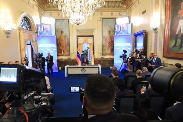 Maduro denuncia nueva emboscada de los “comanditos” contra marcha opositora