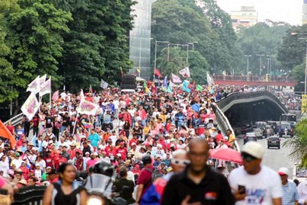 Marcha chavista plenó avenidas del centro de Caracas este 28 de agosto Marcha chavista plenó avenidas del centro de Caracas este 28 de agosto