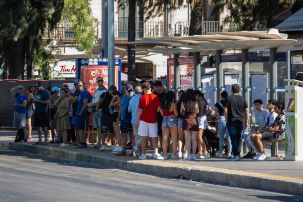 Palma, atascada en verano: “El autobús va lleno y pasa de largo. Tardo dos horas en llegar a casa” | Economía EL PAÍS