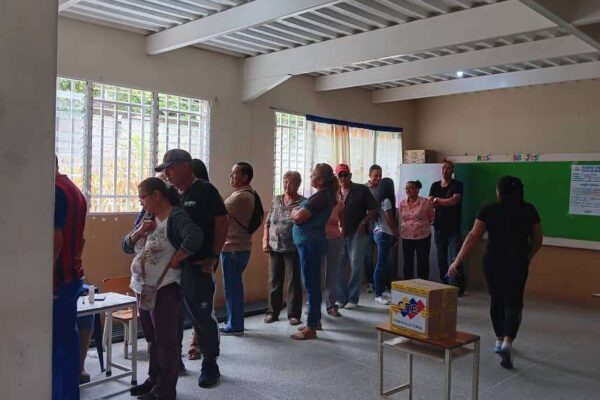 Pueblo de Mérida activo en la II Consulta Popular Pueblo de Mérida activo en la II Consulta Popular