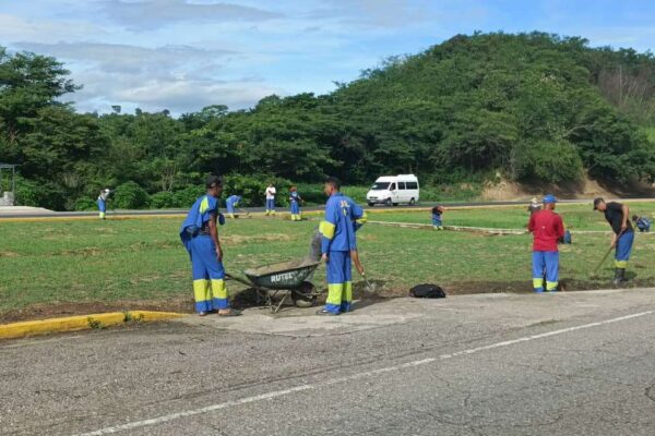 Reactivan equipos de mantenimiento en vías de Charallave 