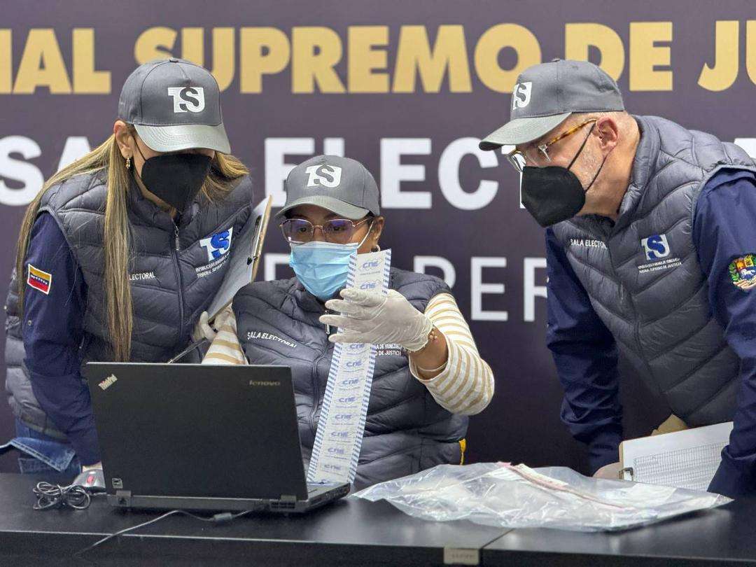 TSJ continúa con el peritaje técnico al material electoral