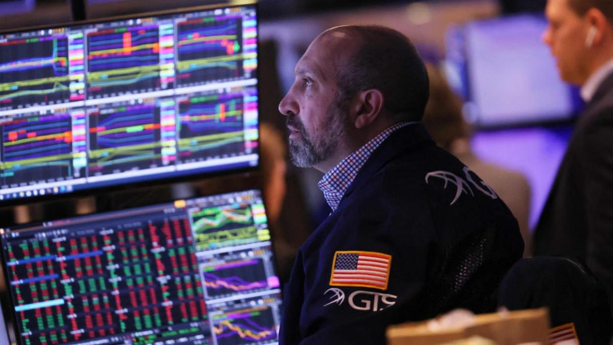 precios del petróleo, bitcoin y oro reportan fuertes caídas (Lunes Negro)