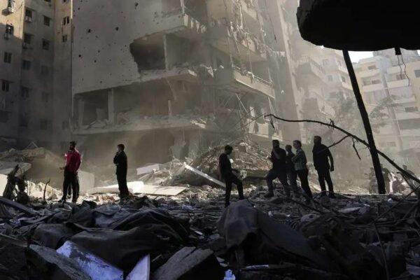 Continúa bombardeo israelí al sur de Beirut
