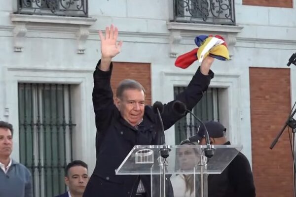 Edmundo González Urrutia acudió a concentración de opositores en Madrid