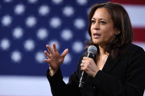 Kamala Harris promete reforma migratoria con sanciones más severas a migrantes ilegales Kamala Harris promete reforma migratoria con sanciones más severas a migrantes ilegales
