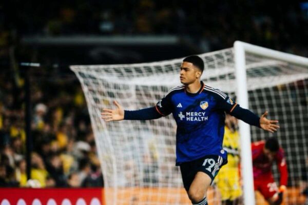Kevin Kelsy brilló y marcó en victoria de Cincinnati