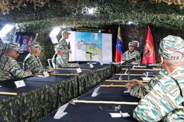 Maduro reitera llamado a mantenerse alerta ante planes fascistas