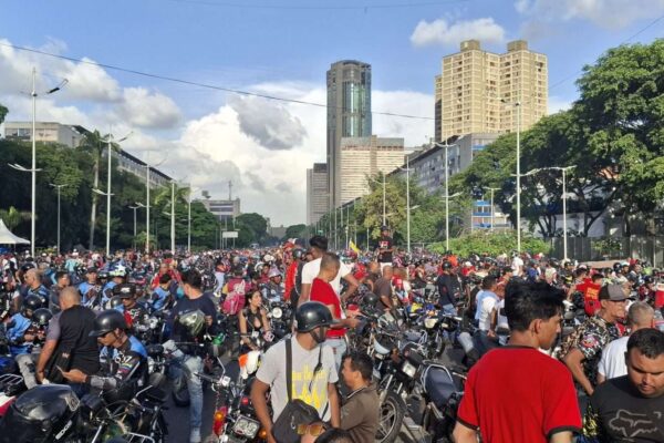 Más de mil 500 motorizados salieron a celebrar el triunfo de Maduro