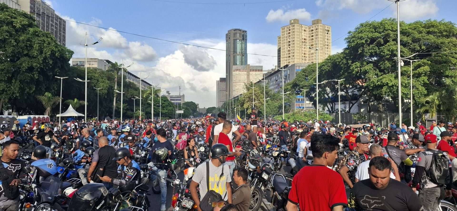 Más de mil 500 motorizados salieron a celebrar el triunfo de Maduro