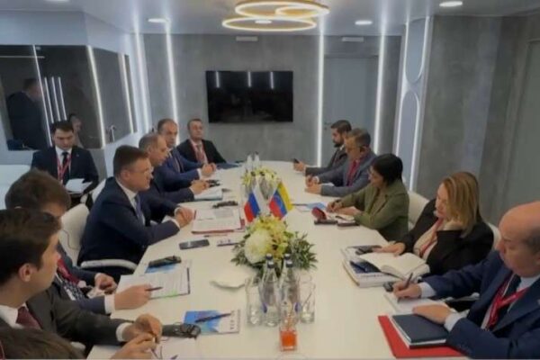 Venezuela y Rusia revisan agenda en materia energética