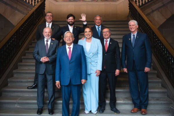 AMLO se despide y agradece solidaridad de mandatarios latinoamericanos