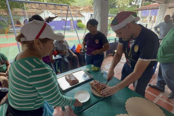 Alcaldía de Roscio en Guárico imparte cursos sobre gastronomía navideña