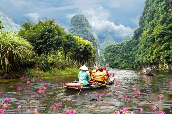 En la provincia vietnamita de Ninh Binh, mucho más que la llamada bahía de Halong terrestre | El Viajero