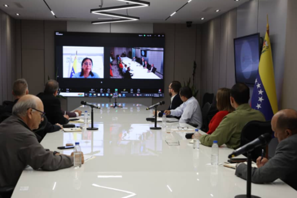 Vicepresidenta y cámaras empresariales refuerzan crecimiento económico Vicepresidenta y cámaras empresariales refuerzan crecimiento económico