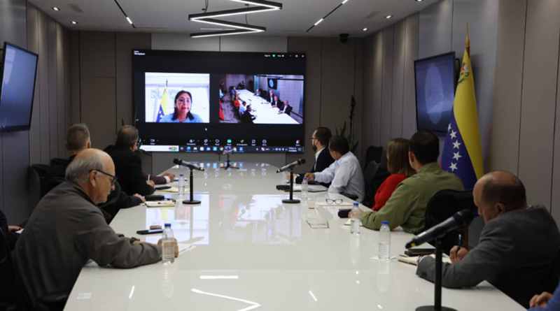 Vicepresidenta y cámaras empresariales refuerzan crecimiento económico