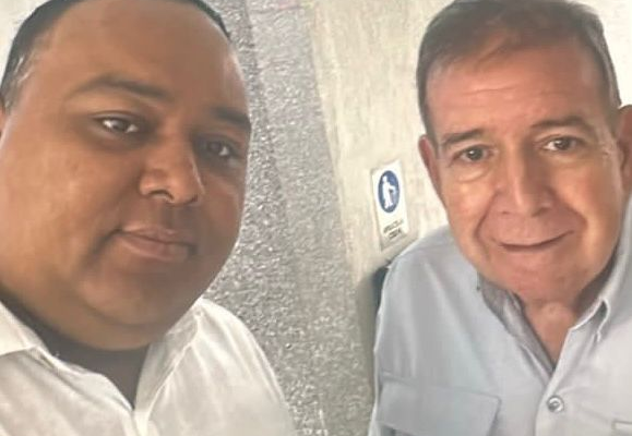 Policías denuncian a abogado del equipo de Edmundo González