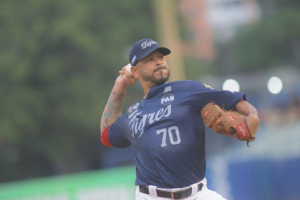 Tigres blanquean en casa y llegan a diez triunfos