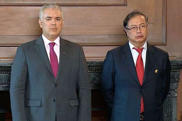 Gustavo Petro fustiga manejo fiscal de Iván Duque Gustavo Petro fustiga manejo fiscal de Iván Duque