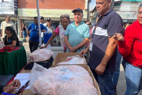Ministerio de Comercio inició venta de pernil en el estado Anzoátegui