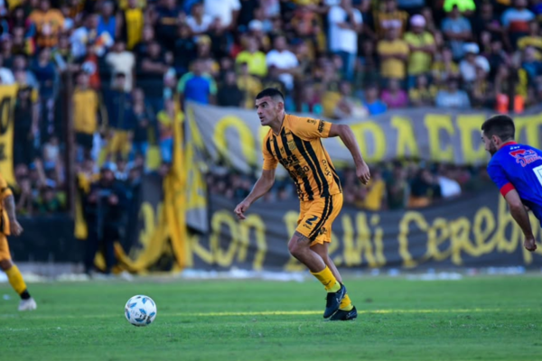 Monagas fortalece línea central con Oscar Piris