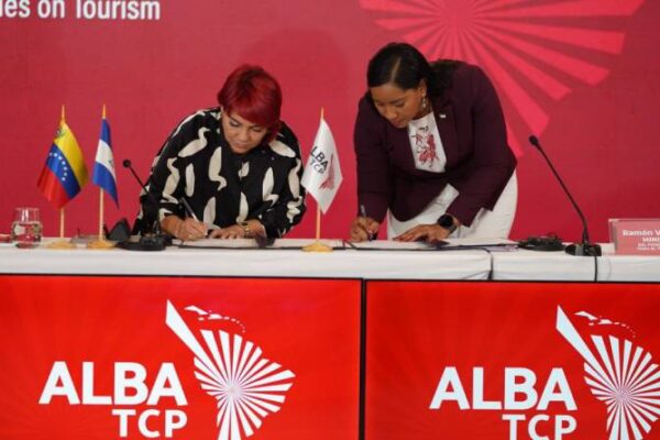Países del Alba firman acuerdo para impulsar el turismo