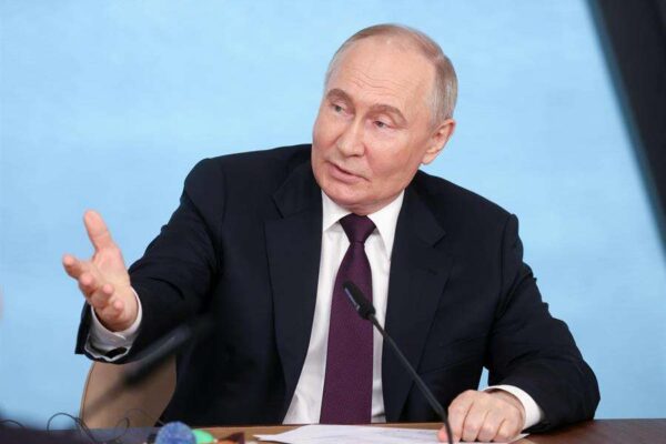 Putin: Rusia se desarrolla pese a sanciones sin precedentes Putin: Rusia se desarrolla pese a sanciones sin precedentes
