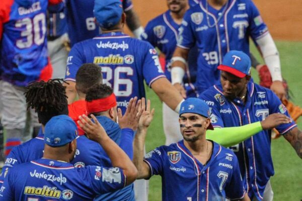 Tiburones ganó con convicción aseguró el juego extra