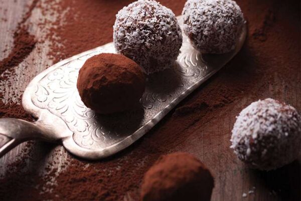 Trufas de coco y chocolate Trufas de coco y chocolate