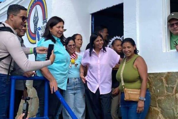 Vicepresidenta Delcy Rodríguez recorre primer módulo de paz